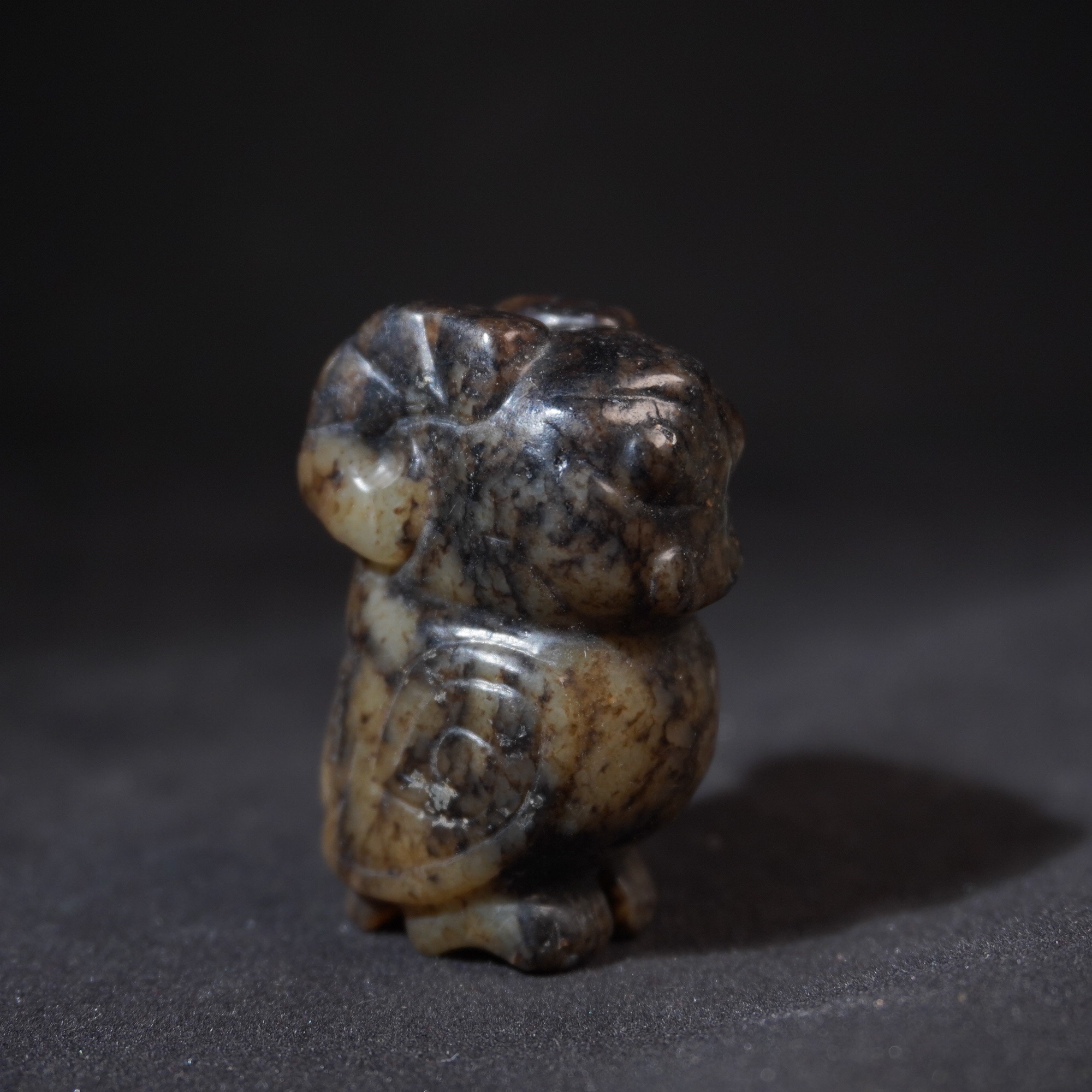 3SA51  明  和田玉瑞兽手把件