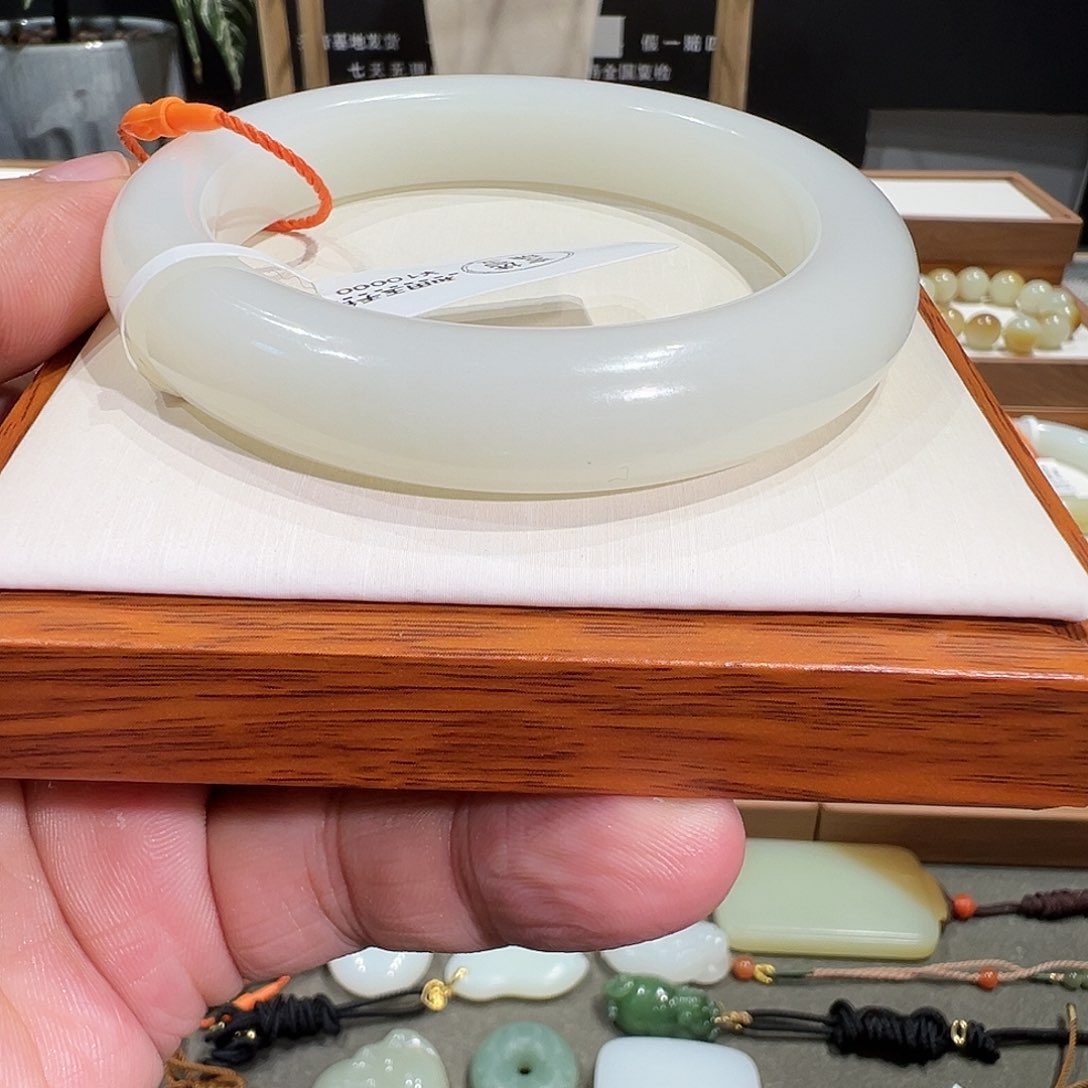 和田玉手镯未镶嵌m*a