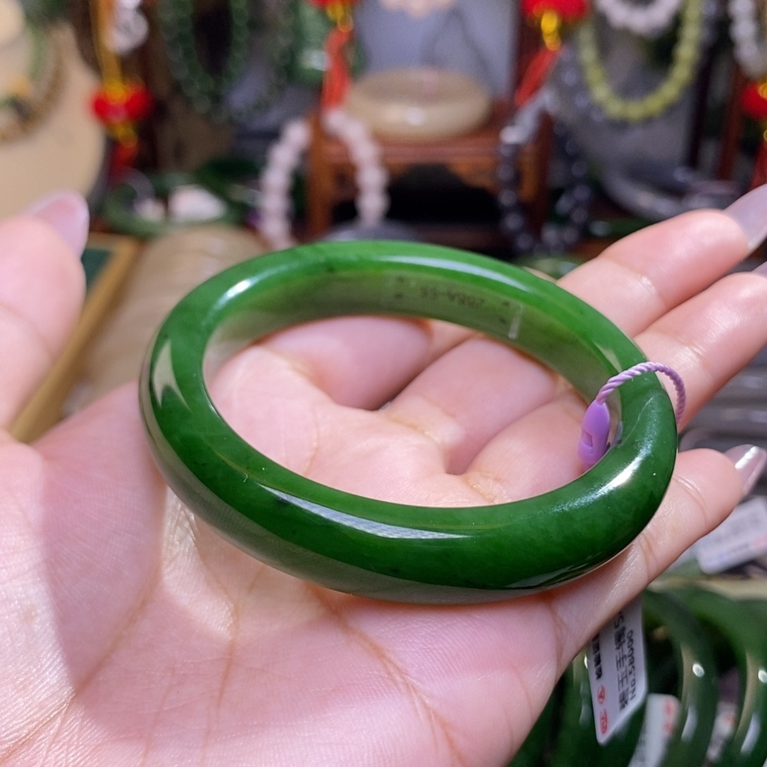 和田玉碧玉满色满绿老料手镯54.5圈未镶嵌