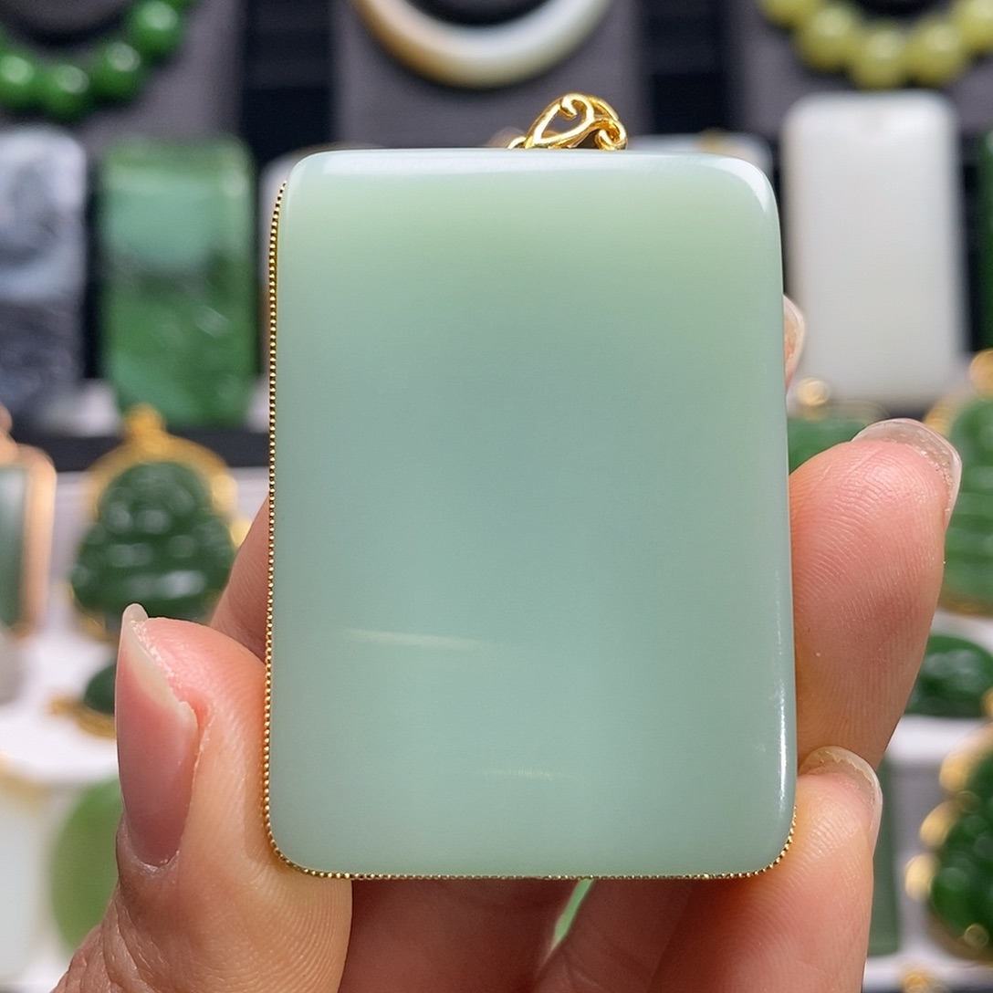 和田玉颈饰18K金镶嵌