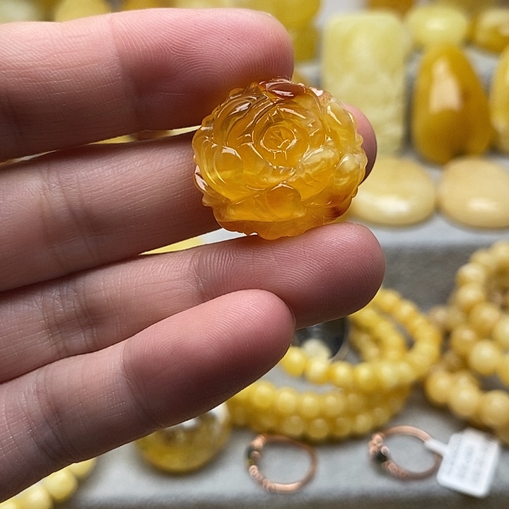 未镶嵌琥珀颈饰琥珀蜜蜡吊坠