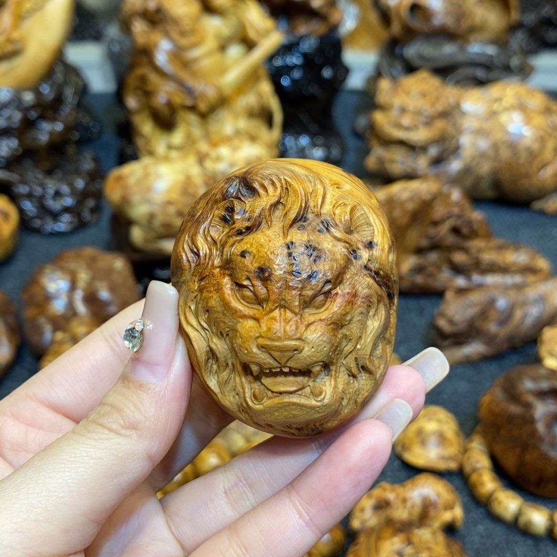 柏木（崖柏）雅****)陈化黑金瘤狮子