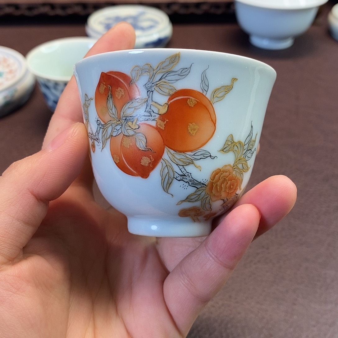 碗墨彩矾红描金寿桃80cc 有个料点。      