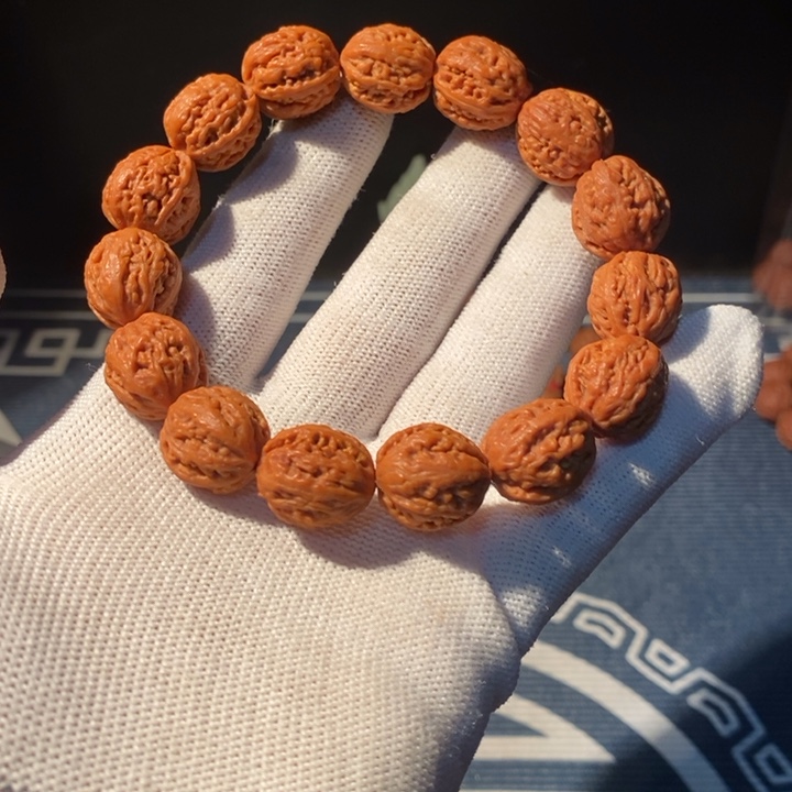 文玩核桃手串……23