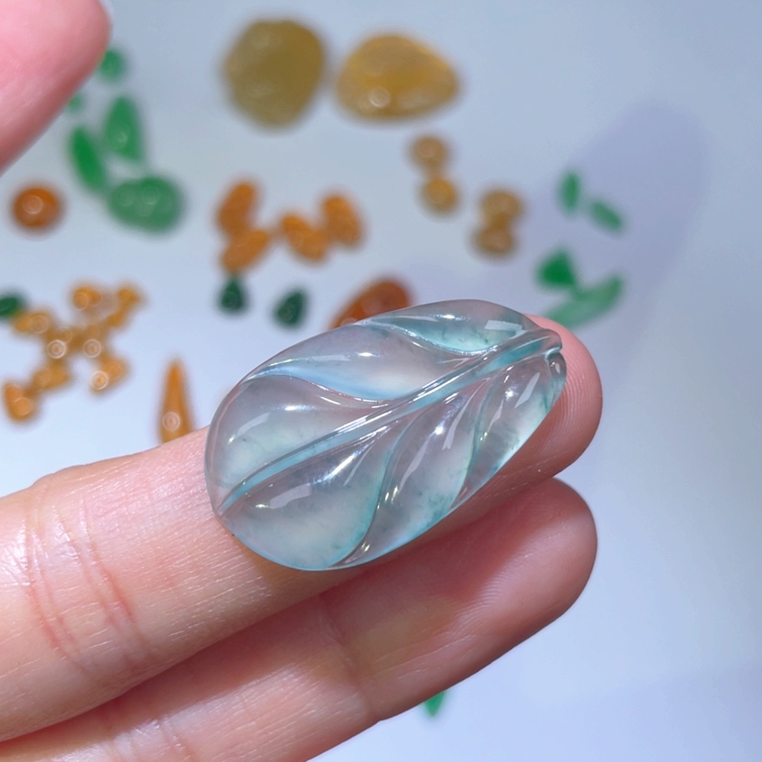 翡翠颈饰未镶嵌裸石