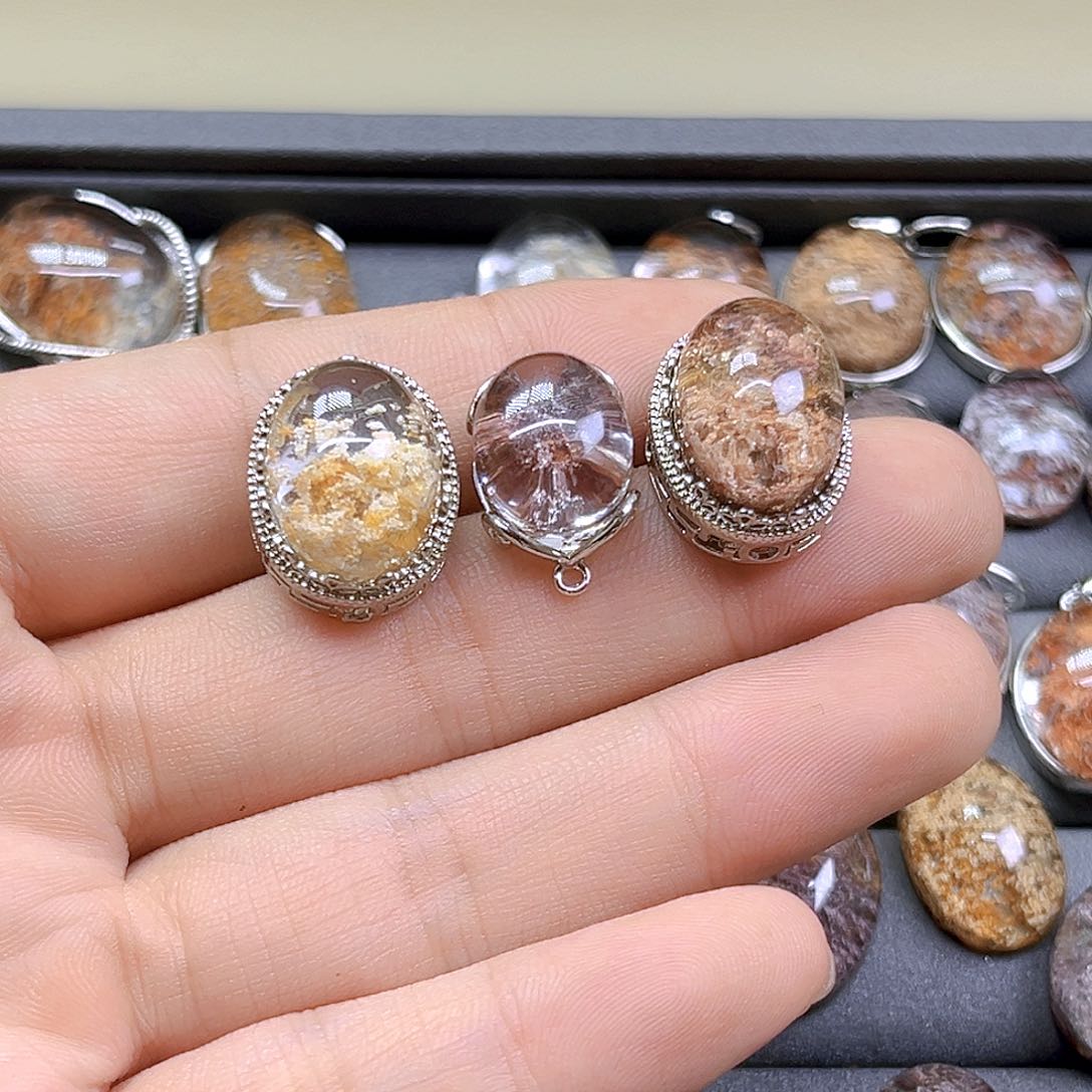 不***.银S800镀金镶嵌颈饰水晶