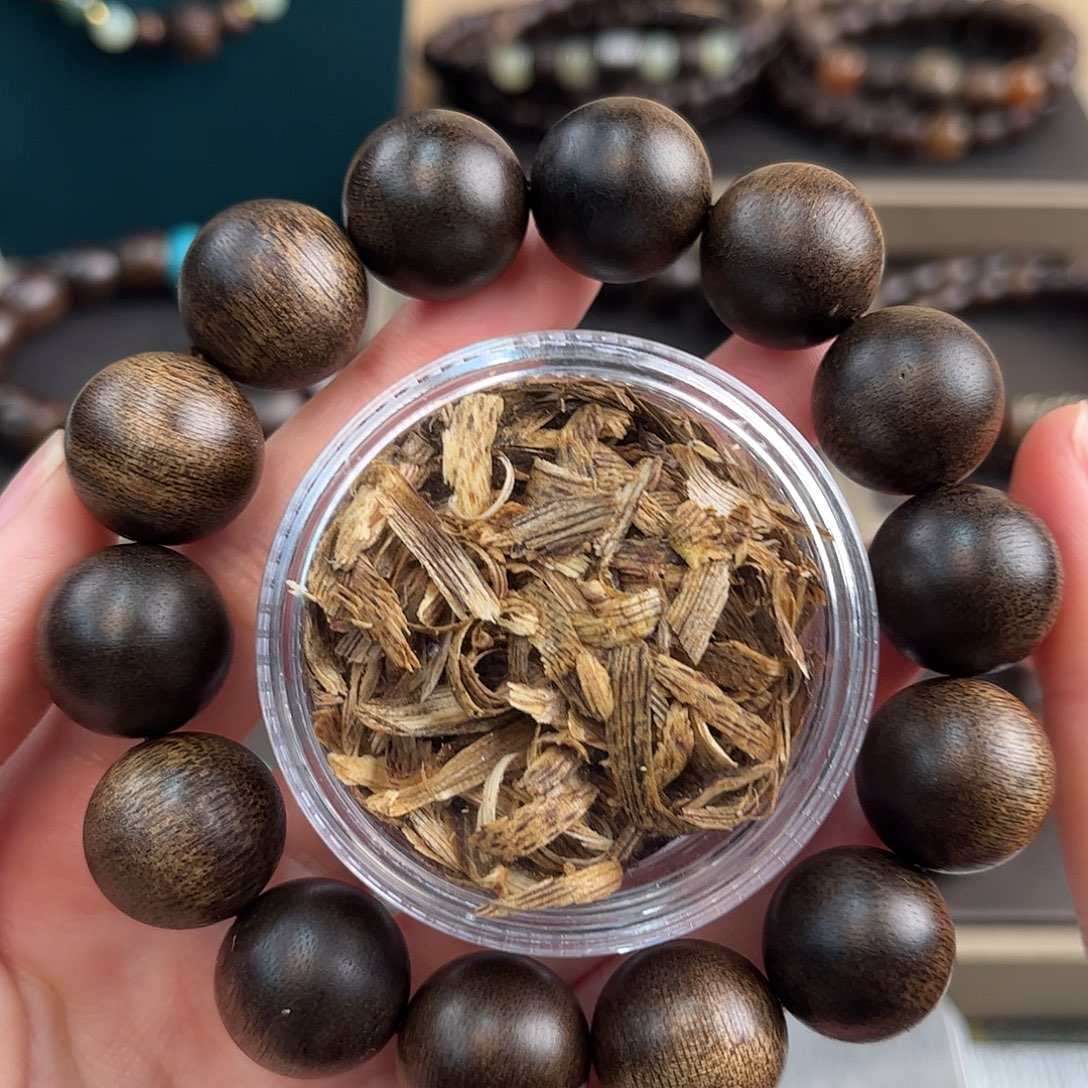 沉香沉香碎屑16mm海南莺歌绿奇楠沉水级