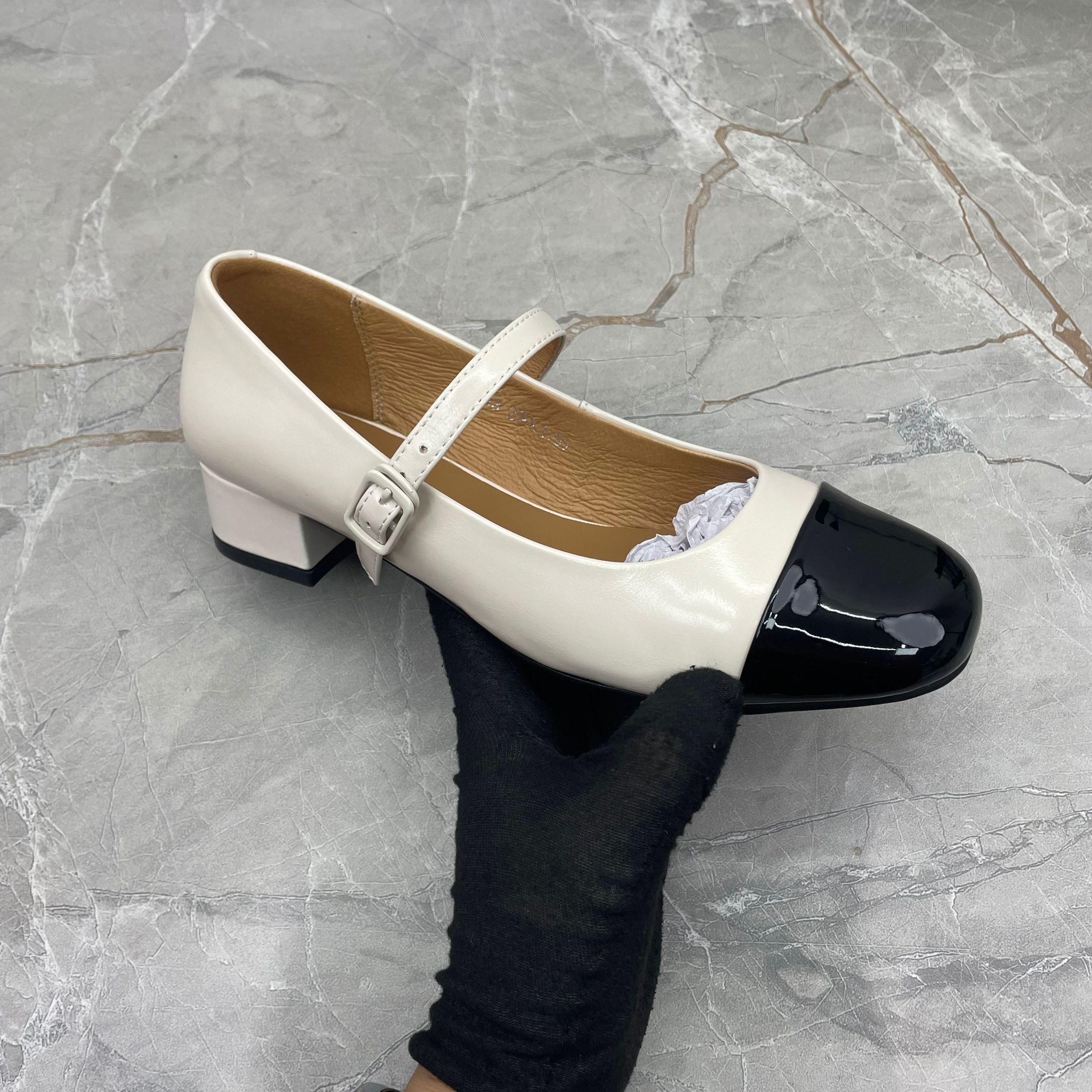 单鞋女（牛皮）21043（孤品）c区38/37码