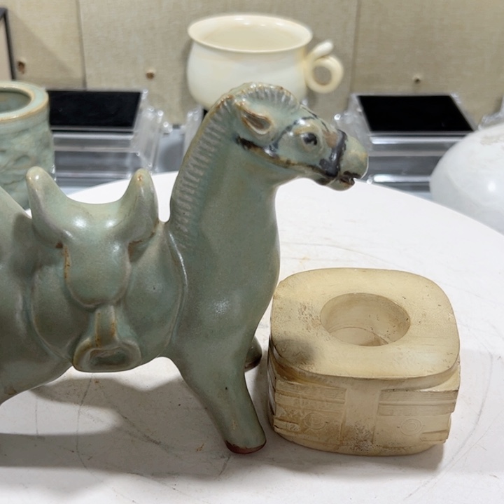 碟陈***瓷器型规整精致小巧精致