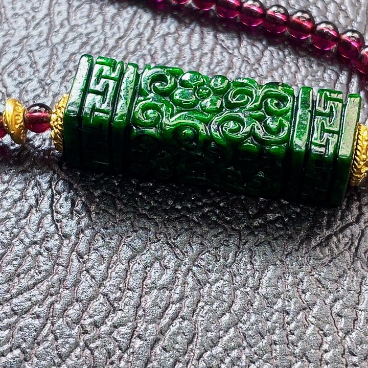 翡翠未镶嵌颈饰多样性