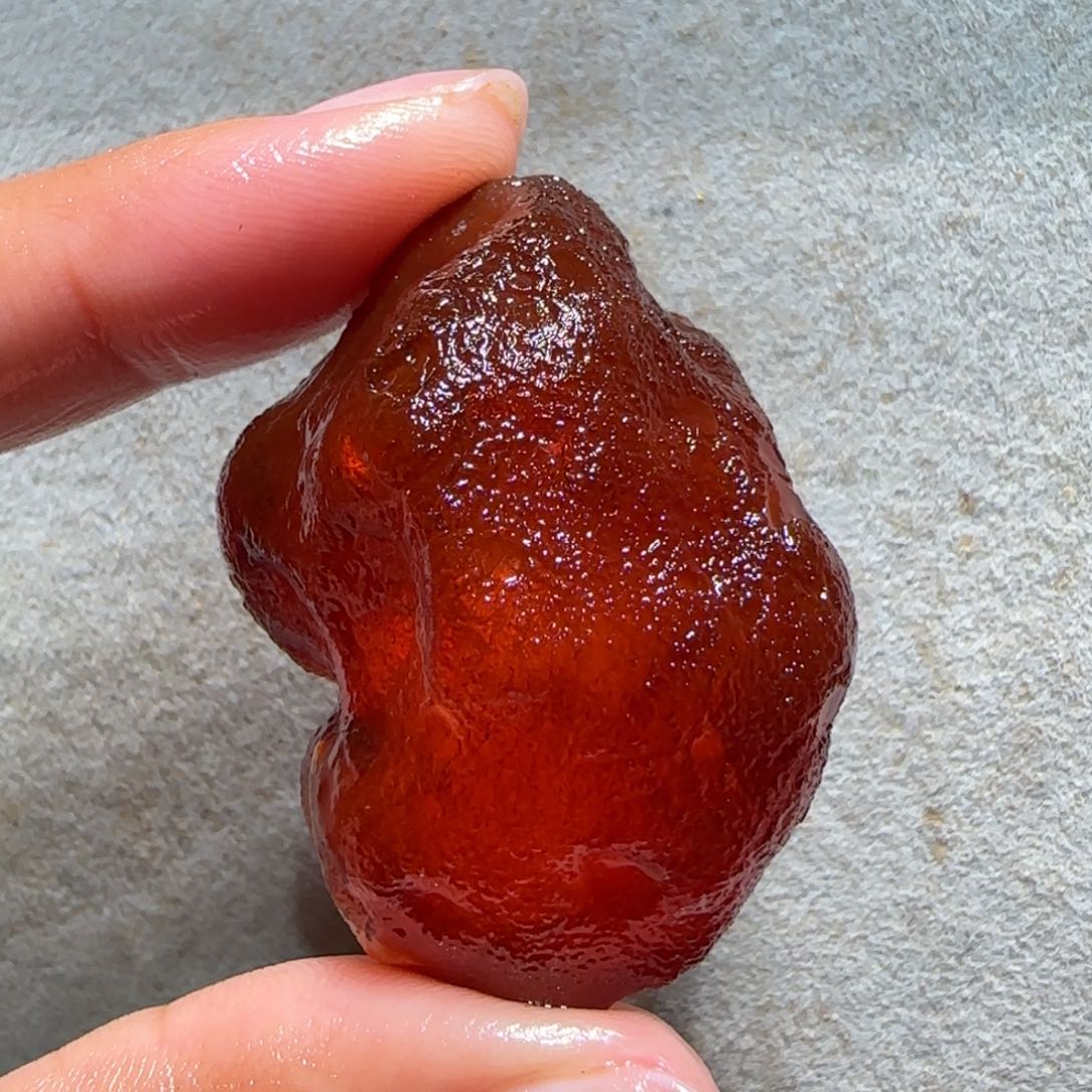 未镶嵌定制琥珀下****鱼专拍