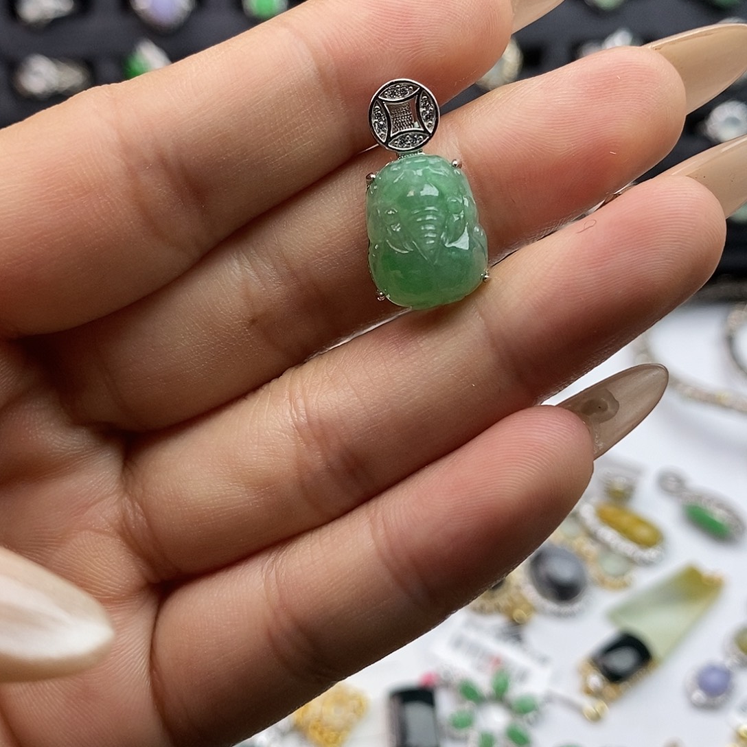 翡翠未镶嵌戒指翡翠