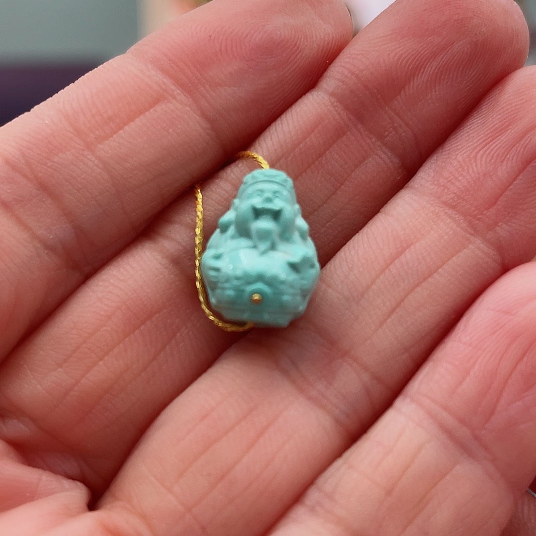 绿松石颈饰未镶嵌