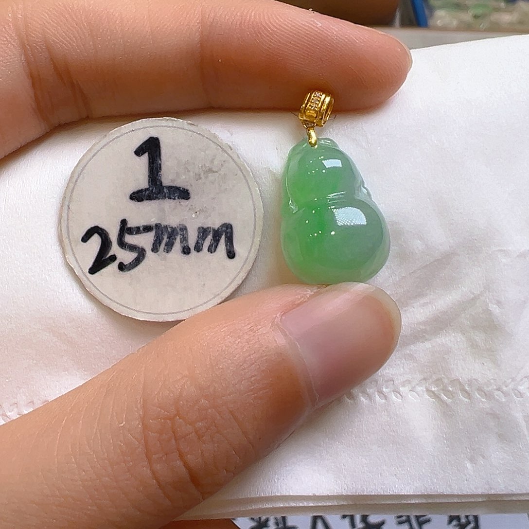 翡翠颈饰18K金镶嵌翡翠