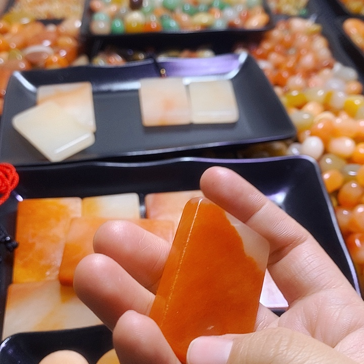 独***狼新疆金丝玉吊坠项链