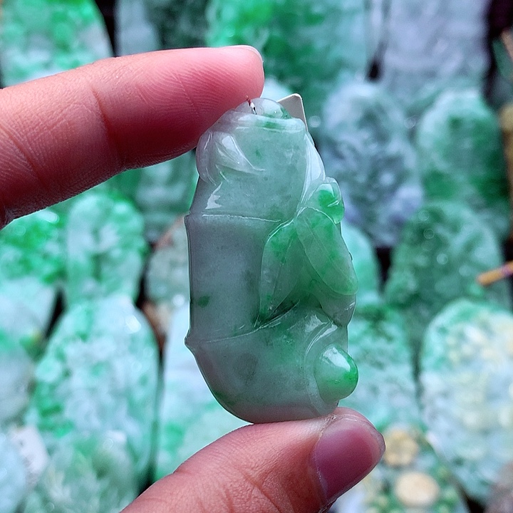 翡翠吊坠(不含链)未镶嵌