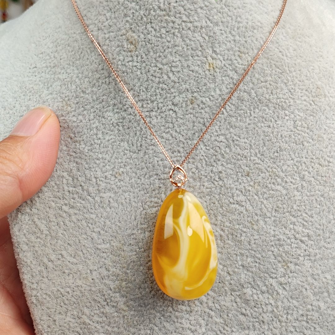 蜜蜡吊坠(赠链)18K金镶嵌