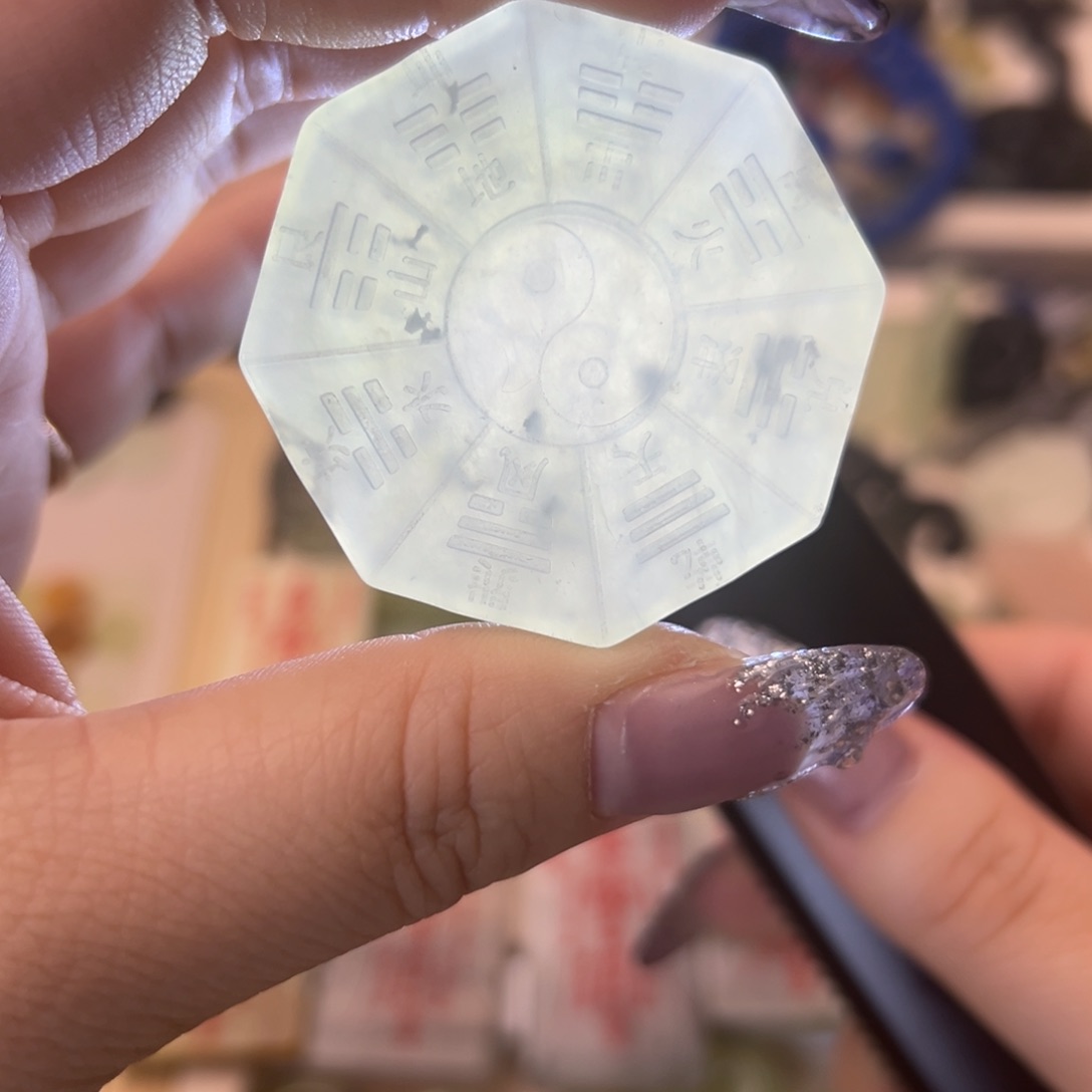 蛇纹石玉颈饰合金