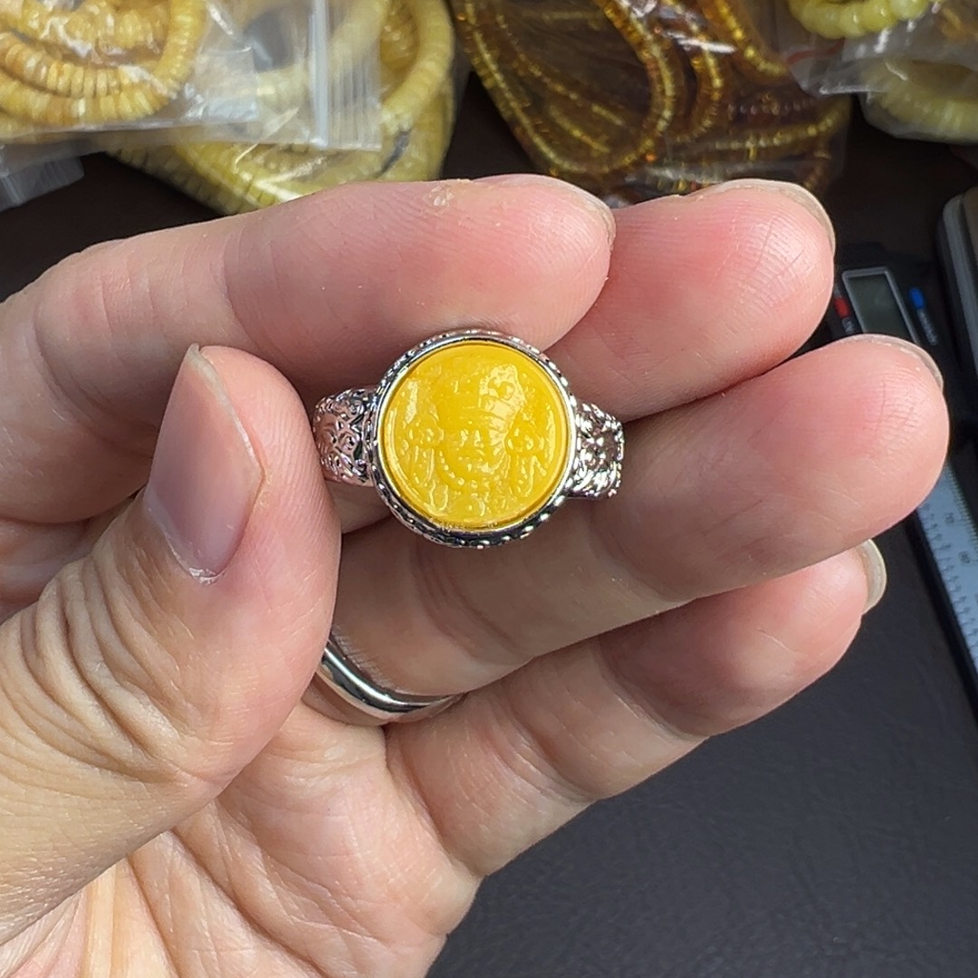 琥珀未镶嵌裸石扎基拉姆蜜蜡戒指