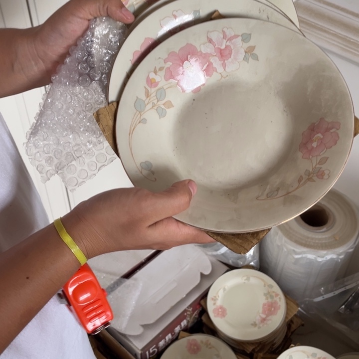 盘子碗啥都有好便宜的！