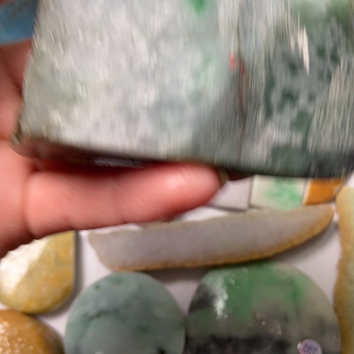 翡翠颈饰未镶嵌天然翡翠