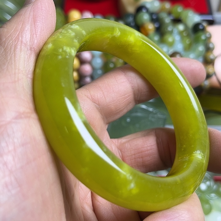 合金蛇纹石玉颈饰