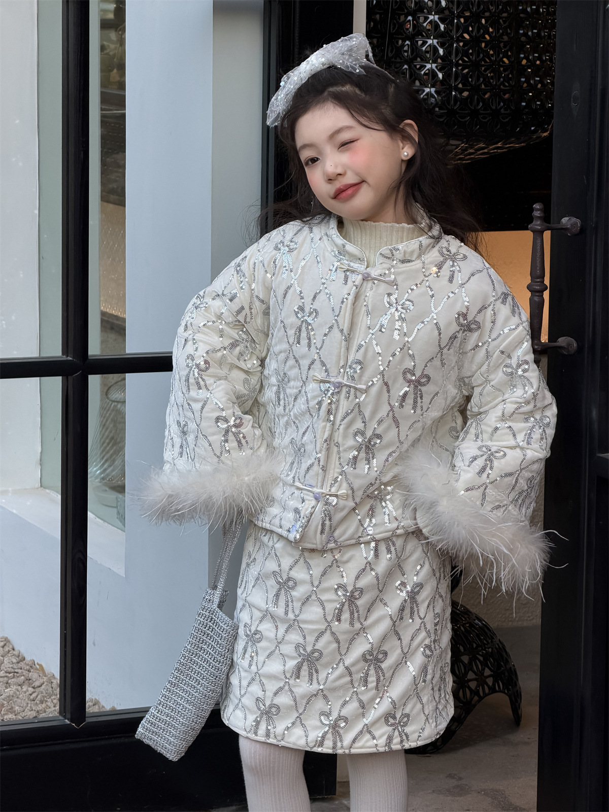 女童套装2025冬款亮片年服喜庆拜年装儿童保暖两件套潮