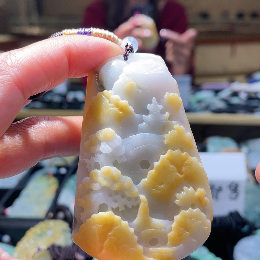 翡翠颈饰未镶嵌一个