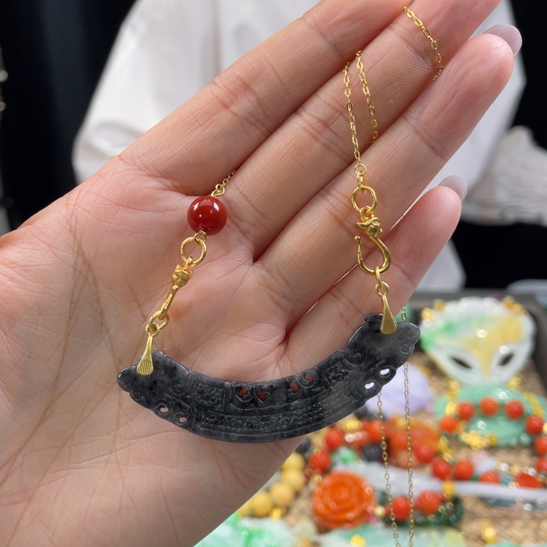 翡翠颈饰未镶嵌代编织