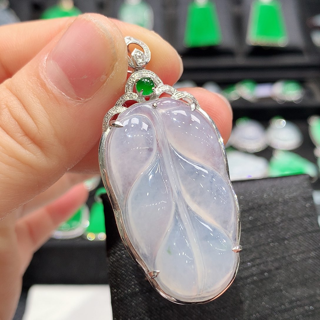 翡翠颈饰18K金镶嵌叶子