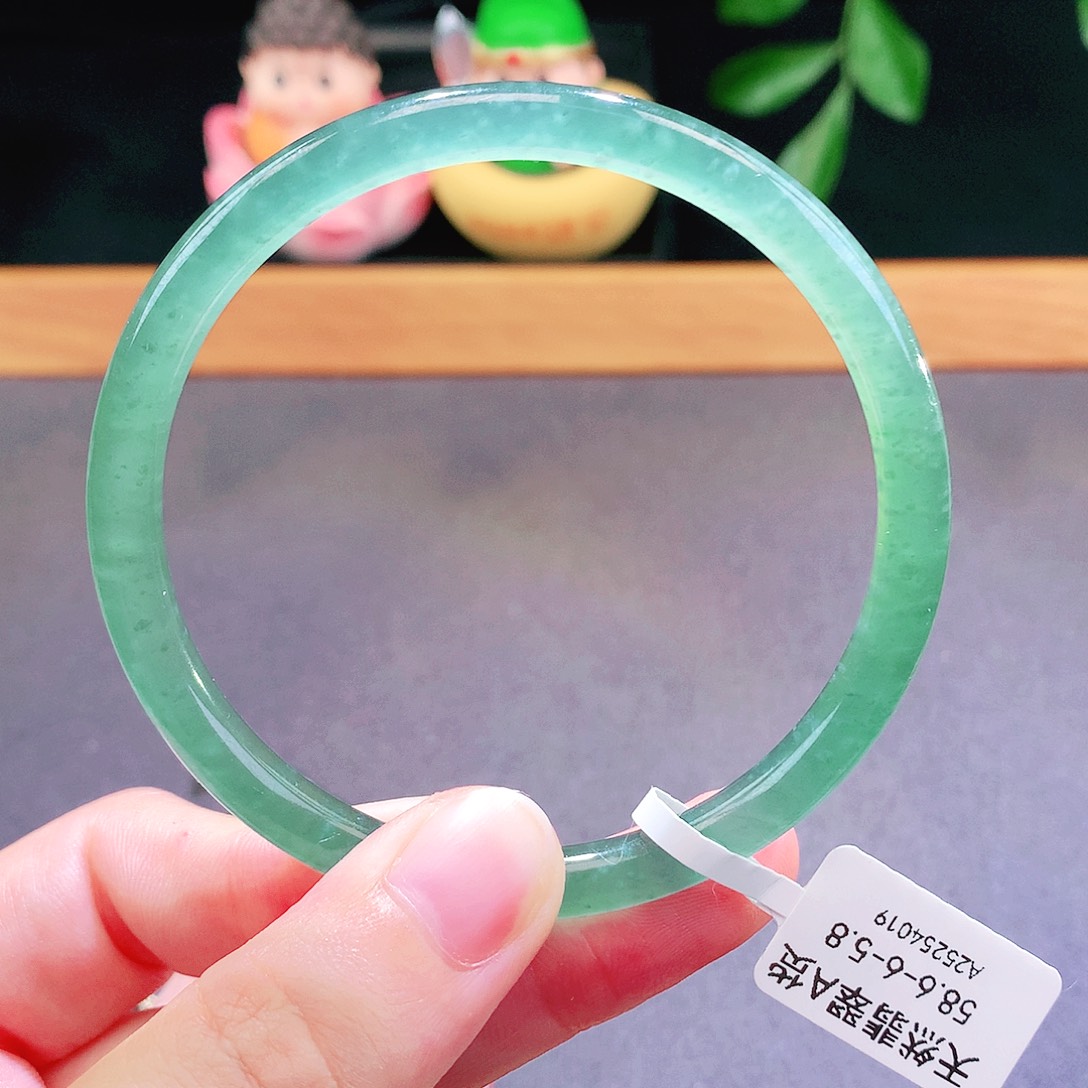翡翠未镶嵌手镯天然翡翠
