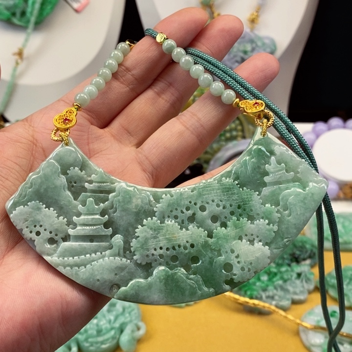 翡翠颈饰未镶嵌翡翠吊坠