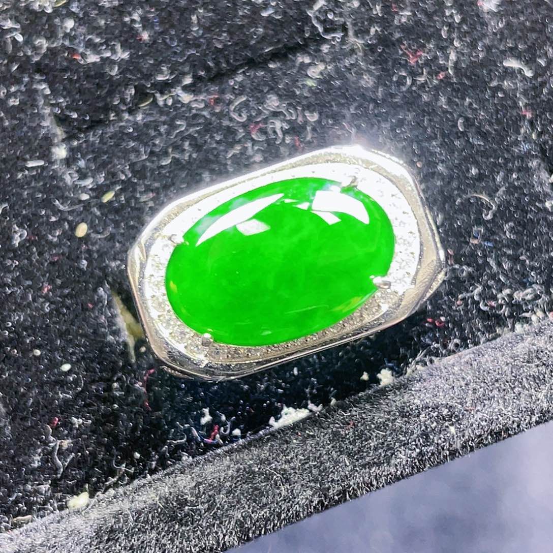 翡翠颈饰未镶嵌25，