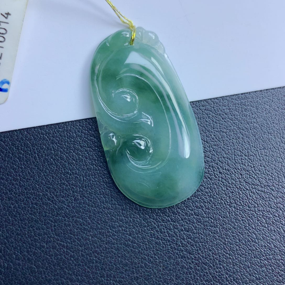 翡翠颈饰未镶嵌如意