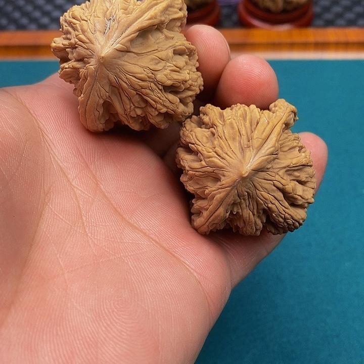 猴头核桃吊坠麦穗虎头