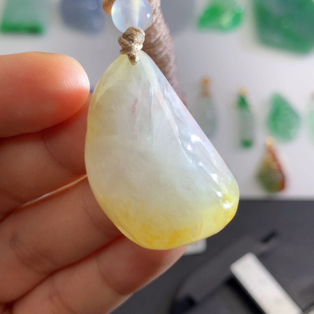 【闪购商品】翡翠未镶嵌颈饰