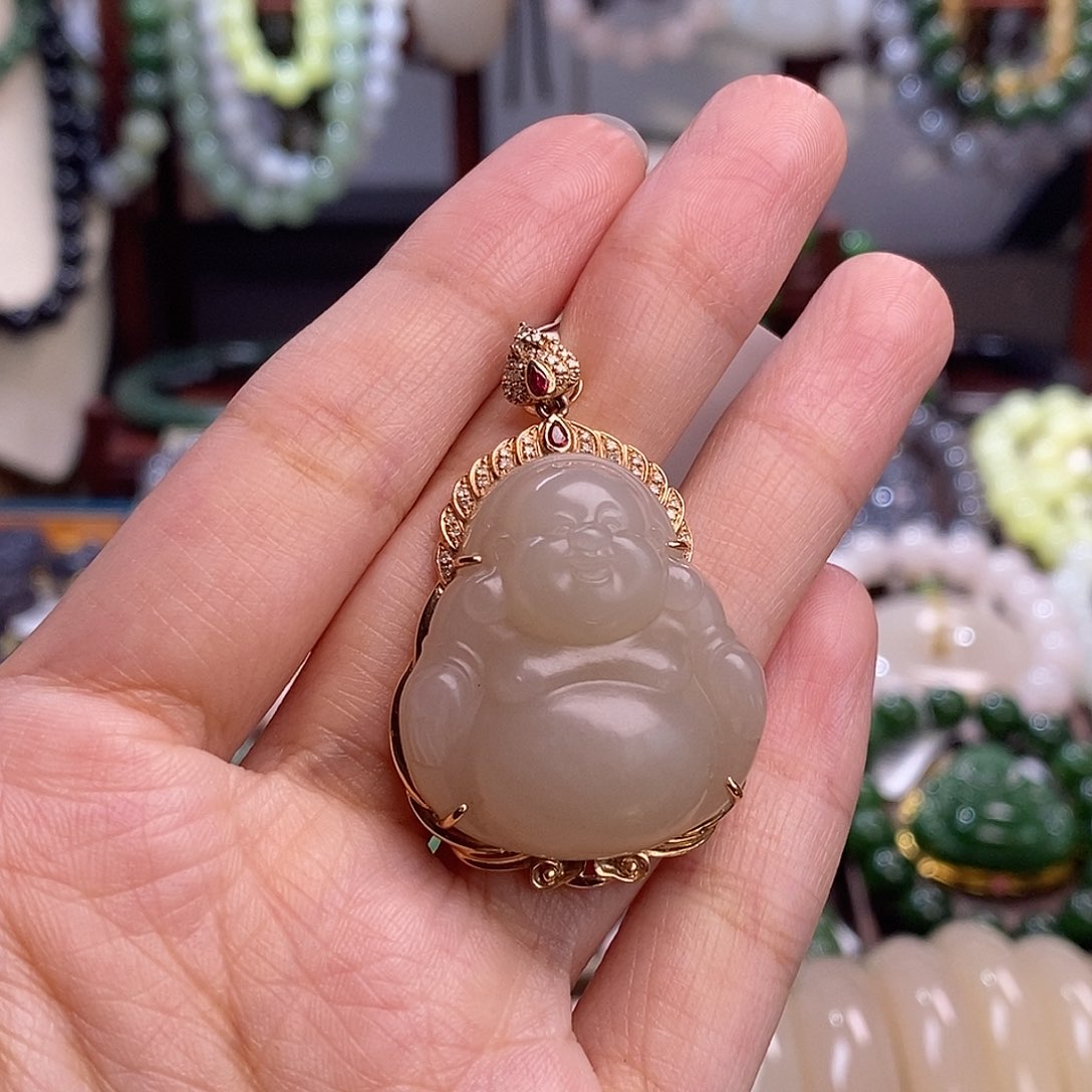 和田玉福利补贴熟藕粉佛公吊坠金镶未镶嵌