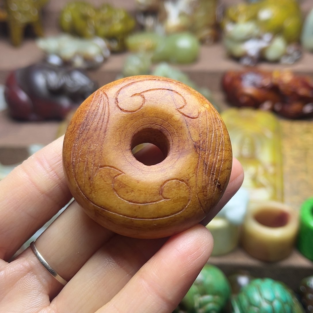 白玉菩提吊坠135。。