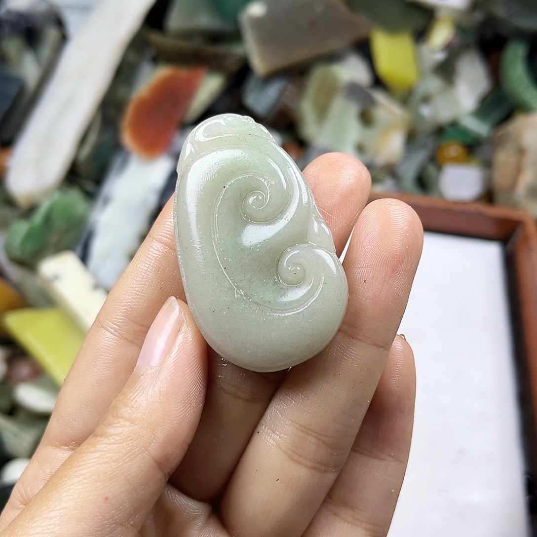 颈饰未镶嵌和田玉