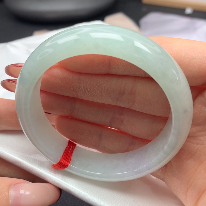 翡翠手镯未镶嵌55轮胎