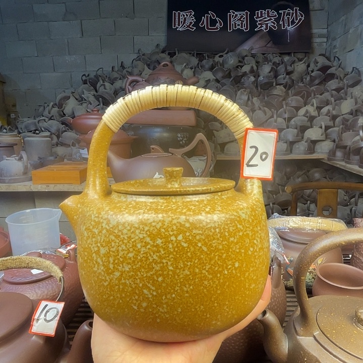 紫砂等珍贵文物的保护工作也得到