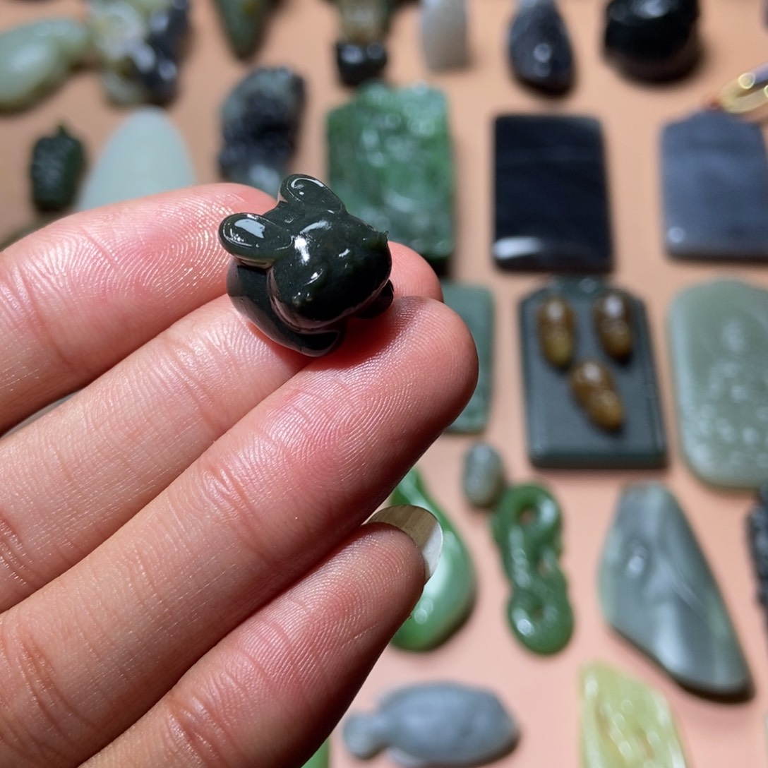 和田玉颈饰未镶嵌定制