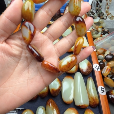 和田玉颈饰未镶嵌