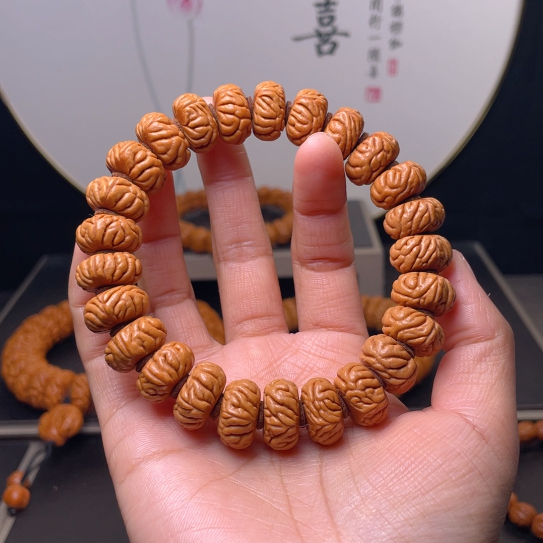 西***王桃核吊坠16尺寸祥云