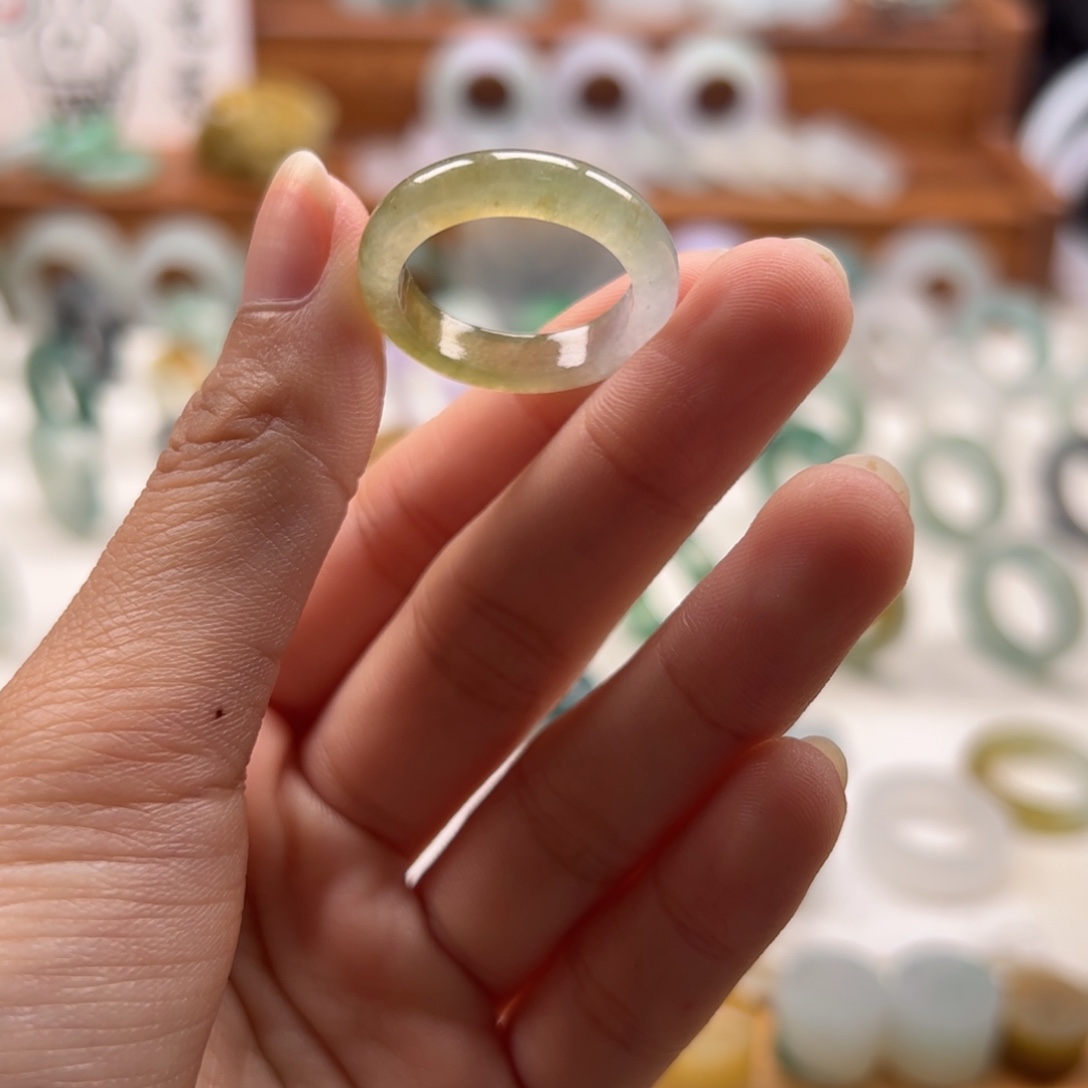 翡翠未镶嵌戒指翡翠