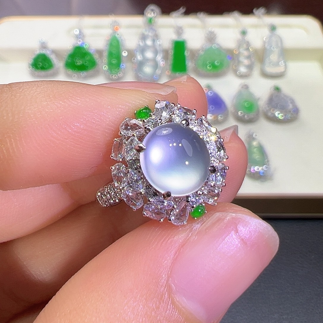 翡翠18K金镶嵌戒指