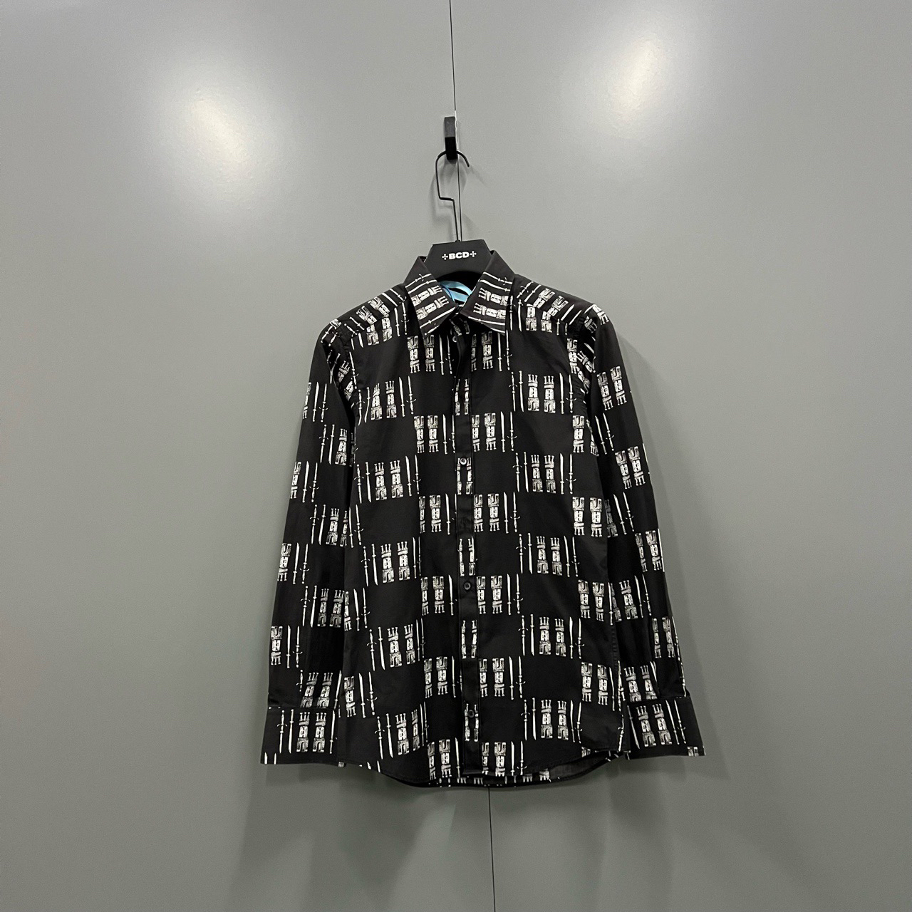 95新  （cc1）DG 黑色图案满印衬衫 37码/208355/破洞