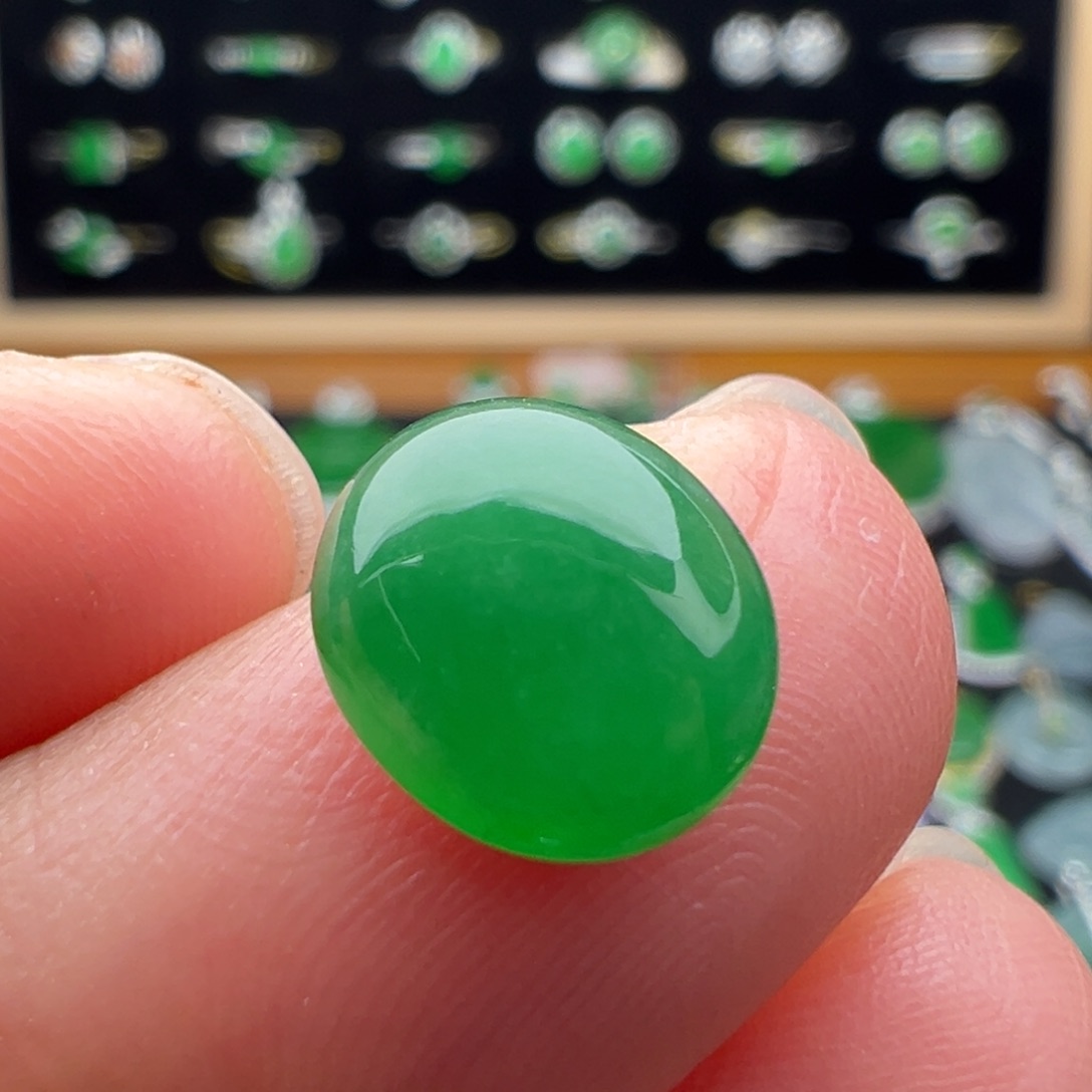 翡翠未镶嵌颈饰蛋9.7