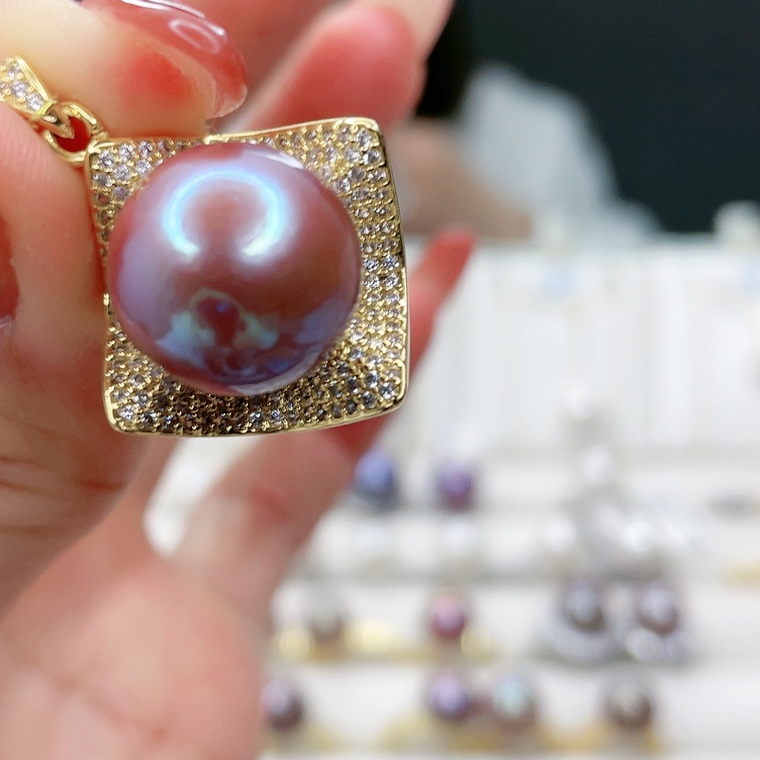 淡水珍珠吊坠(赠链)未镶嵌