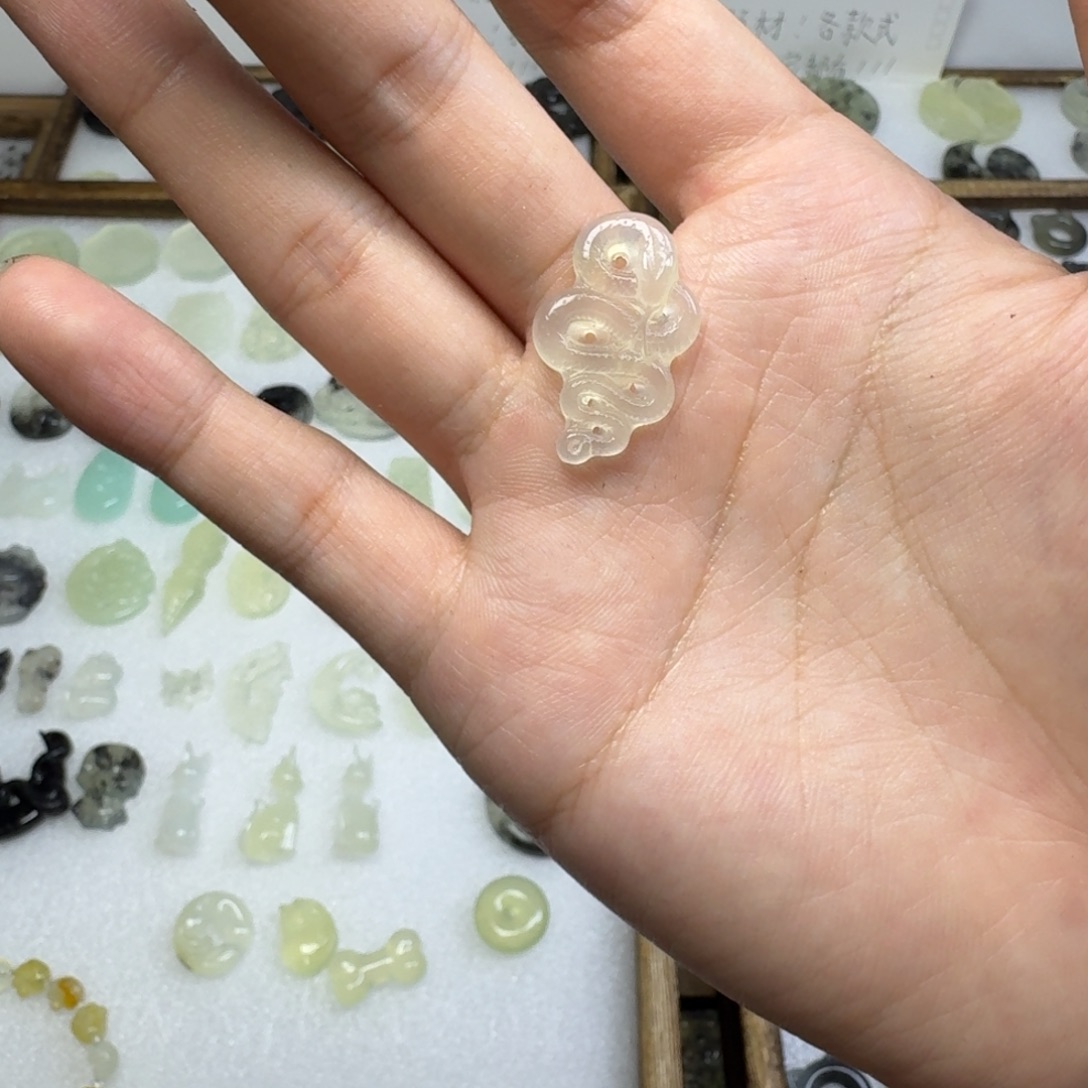 C****蛇纹石玉未镶嵌项链